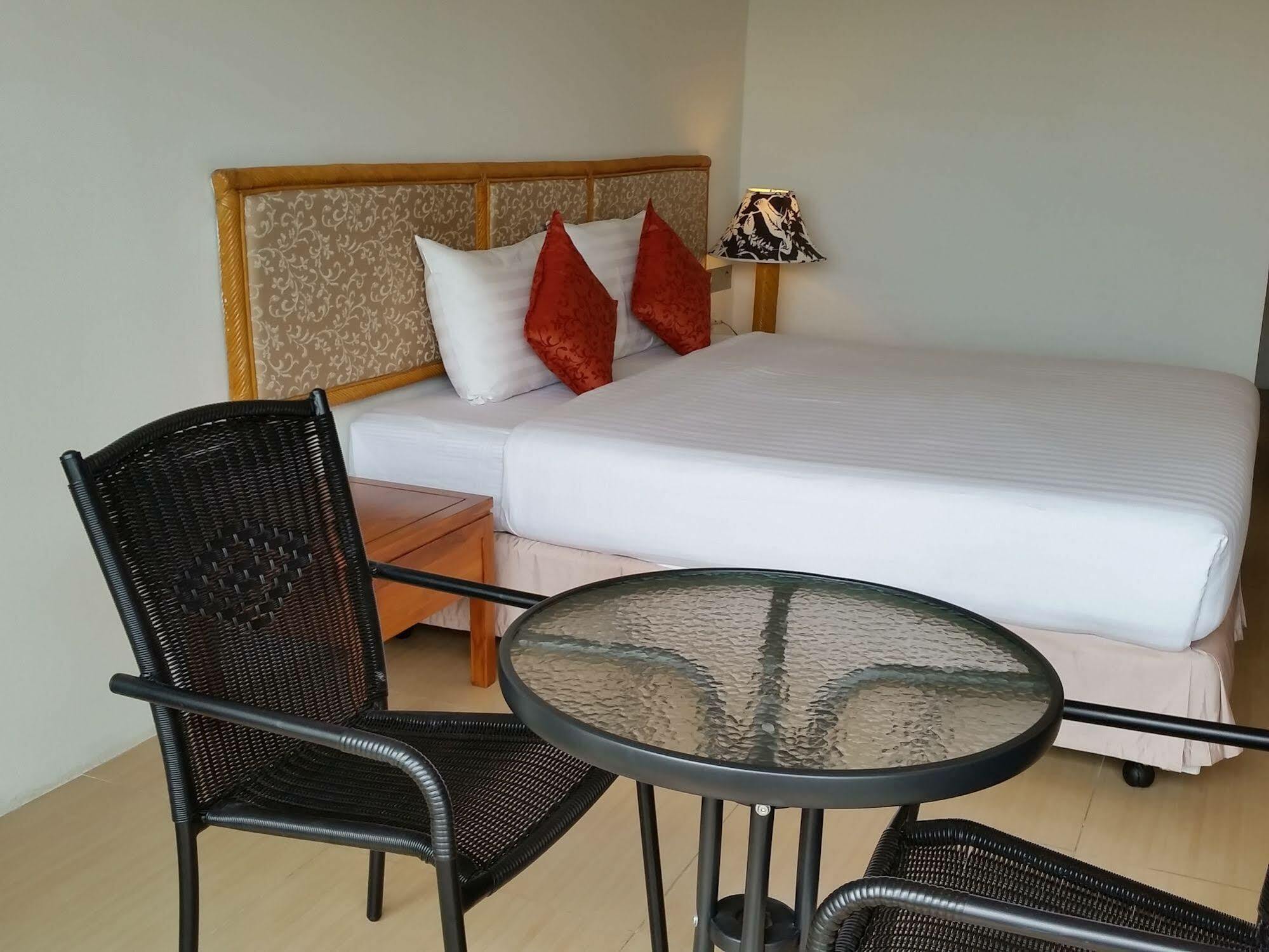 Nautical Inn Pattaya Dış mekan fotoğraf
